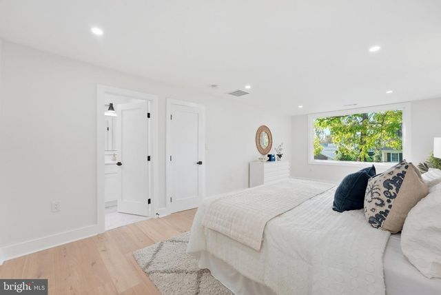 5213 ACACIA AVE, Bethesda, MD 20814