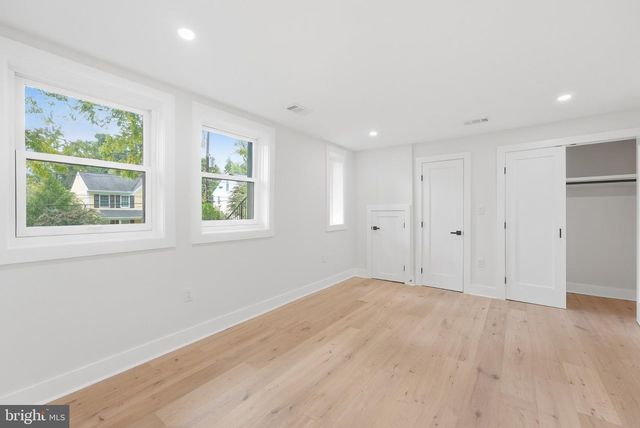 5213 ACACIA AVE, Bethesda, MD 20814