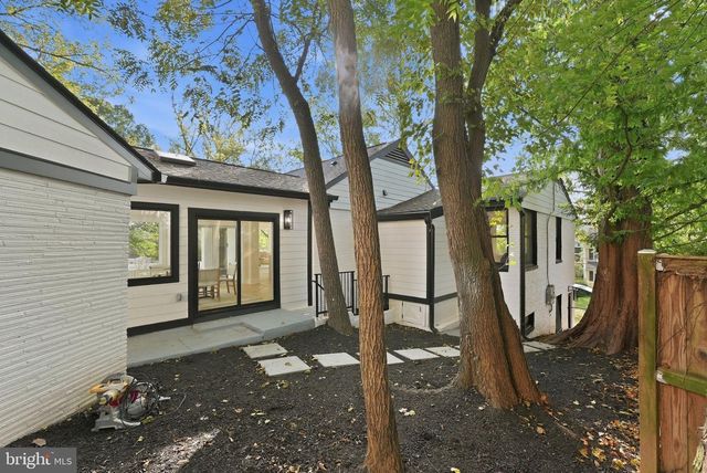 5213 ACACIA AVE, Bethesda, MD 20814