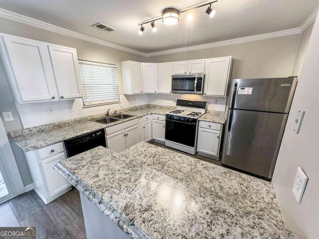 3575 Kennesaw Station Drive NW, Kennesaw, GA 30144