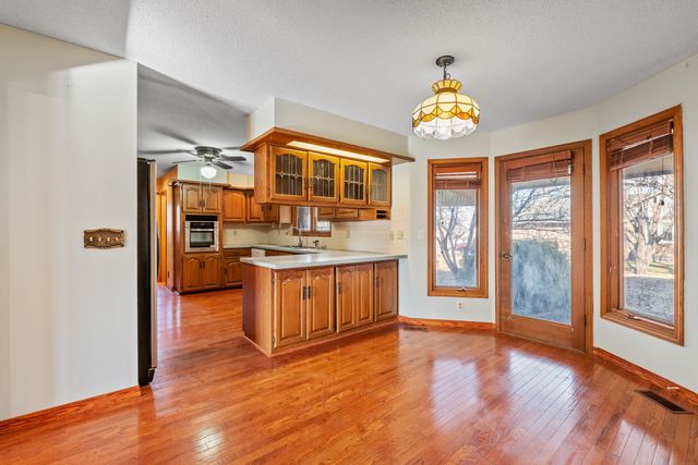 2420 N Greenleaf Ct, Wichita, KS 67226