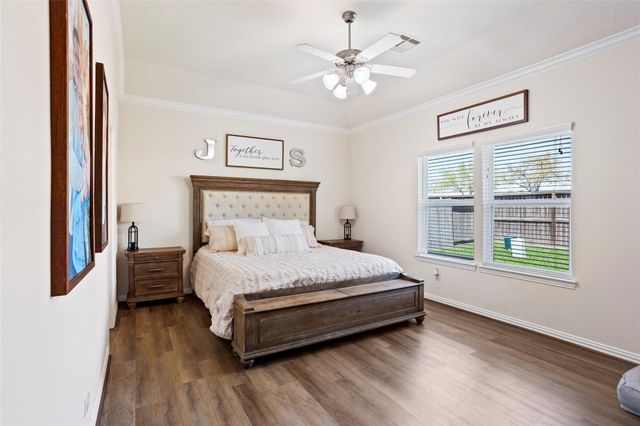 223 Harbor Bend Lane, Dickinson, TX 77539