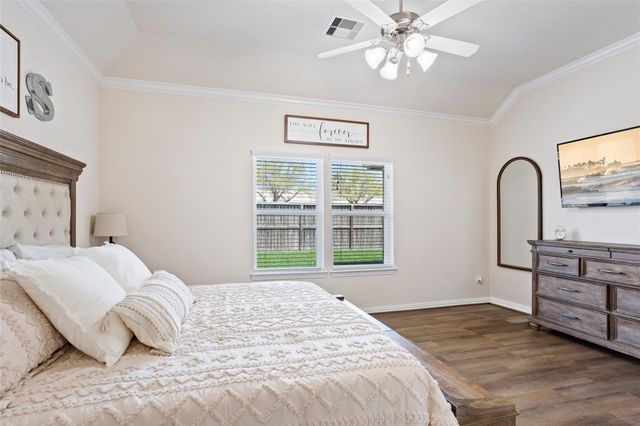 223 Harbor Bend Lane, Dickinson, TX 77539