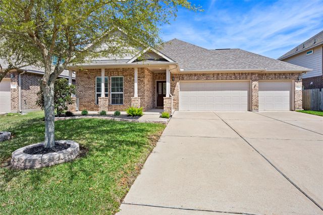 223 Harbor Bend Lane, Dickinson, TX 77539
