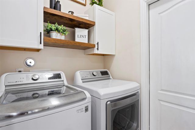 223 Harbor Bend Lane, Dickinson, TX 77539