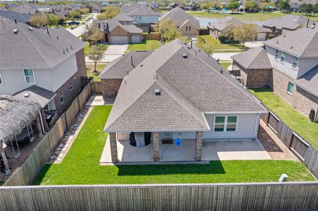 223 Harbor Bend Lane, Dickinson, TX 77539