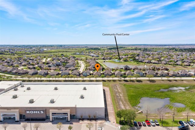 223 Harbor Bend Lane, Dickinson, TX 77539