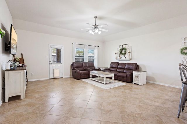 223 Harbor Bend Lane, Dickinson, TX 77539