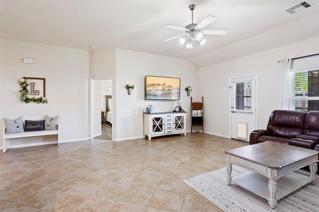 223 Harbor Bend Lane, Dickinson, TX 77539