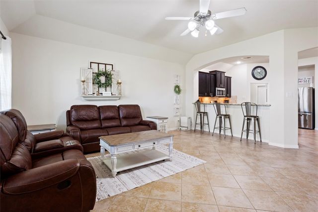 223 Harbor Bend Lane, Dickinson, TX 77539