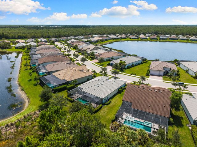 6907 Cocoplum Street, Naples, FL 34114