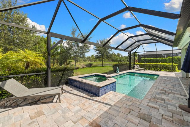 6907 Cocoplum Street, Naples, FL 34114