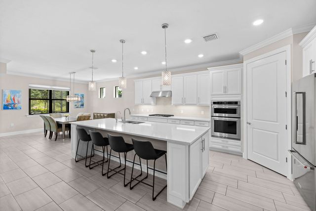 6907 Cocoplum Street, Naples, FL 34114
