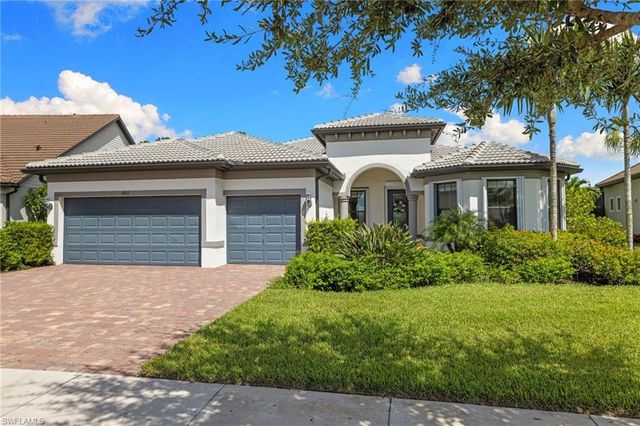 6907 Cocoplum Street, Naples, FL 34114