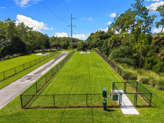 6907 Cocoplum Street, Naples, FL 34114