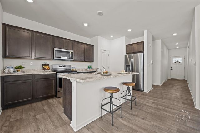 218 Sussex Court, North Aurora, IL 60542