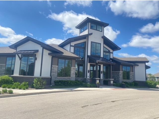 218 Sussex Court, North Aurora, IL 60542