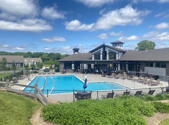 218 Sussex Court, North Aurora, IL 60542