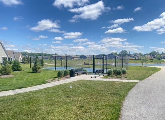 218 Sussex Court, North Aurora, IL 60542