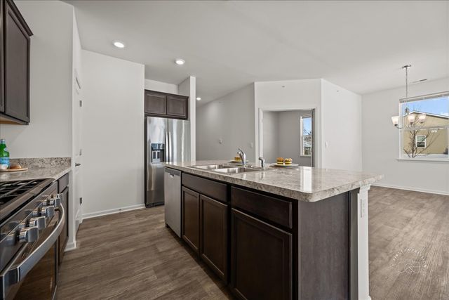 218 Sussex Court, North Aurora, IL 60542