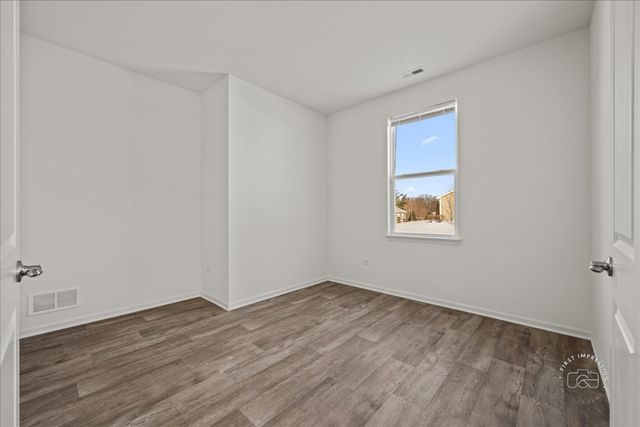 218 Sussex Court, North Aurora, IL 60542