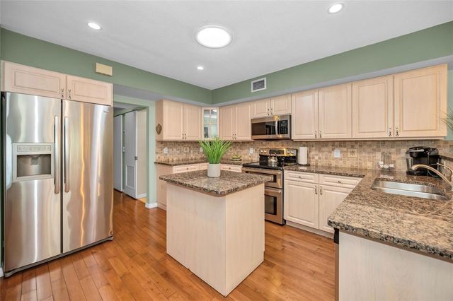 250 ROSERY ROAD NW 218, Largo, FL 33770