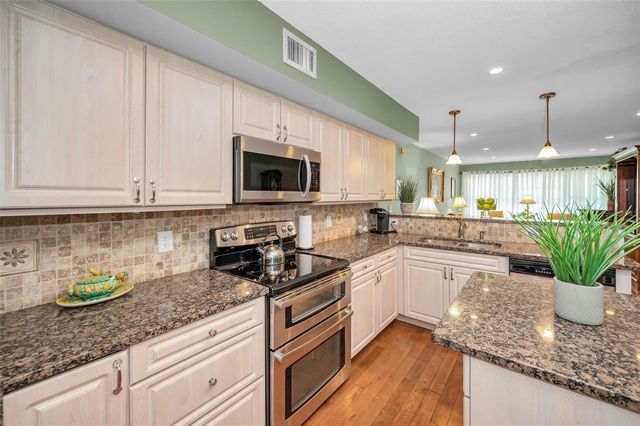 250 ROSERY ROAD NW 218, Largo, FL 33770