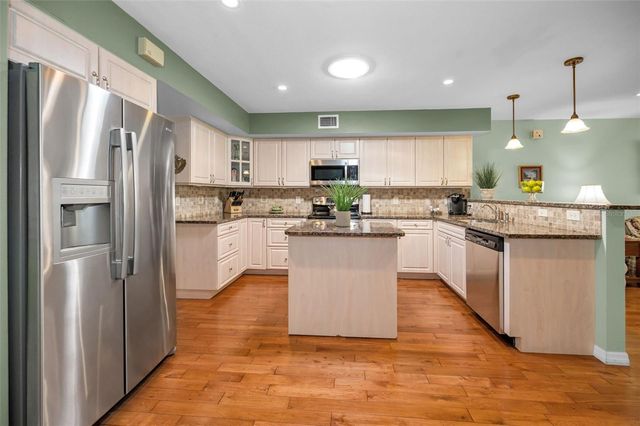 250 ROSERY ROAD NW 218, Largo, FL 33770