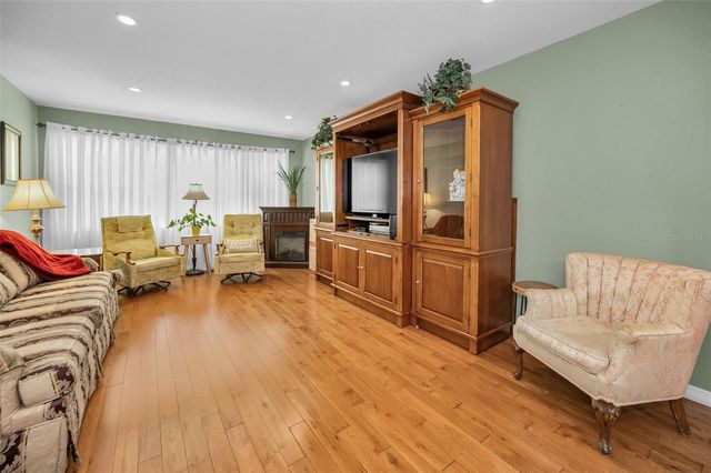 250 ROSERY ROAD NW 218, Largo, FL 33770