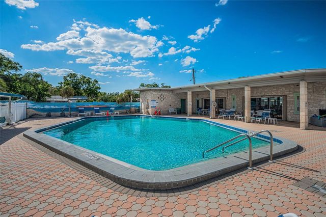 250 ROSERY ROAD NW 218, Largo, FL 33770