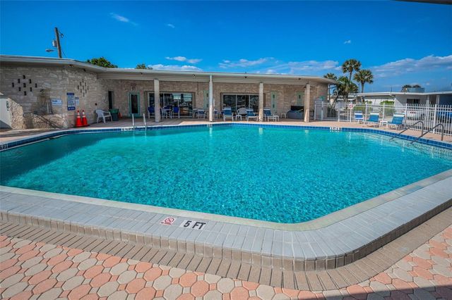 250 ROSERY ROAD NW 218, Largo, FL 33770