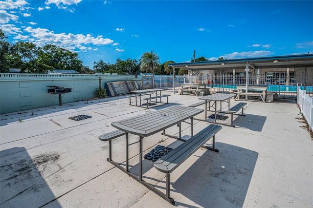 250 ROSERY ROAD NW 218, Largo, FL 33770