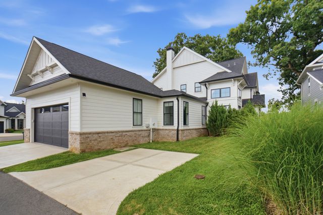3548 Harper Woods Lane, Lexington, KY 40515