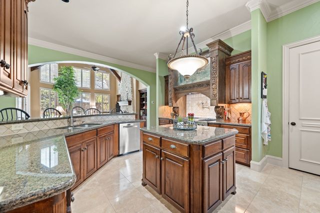 2308 Hawthorne Avenue, Colleyville, TX 76034