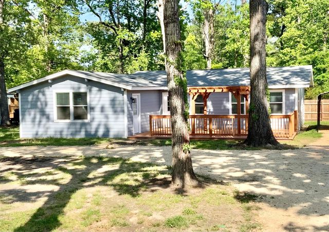 172 Pine Needle St, Onalaska, TX 77360