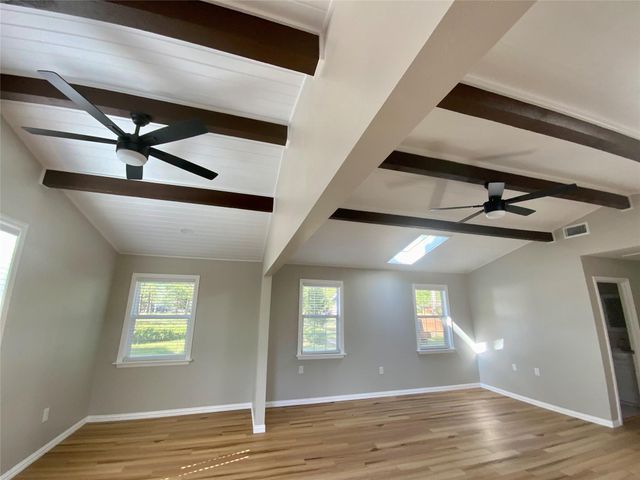 172 Pine Needle St, Onalaska, TX 77360