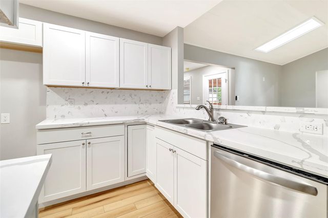 172 Pine Needle St, Onalaska, TX 77360