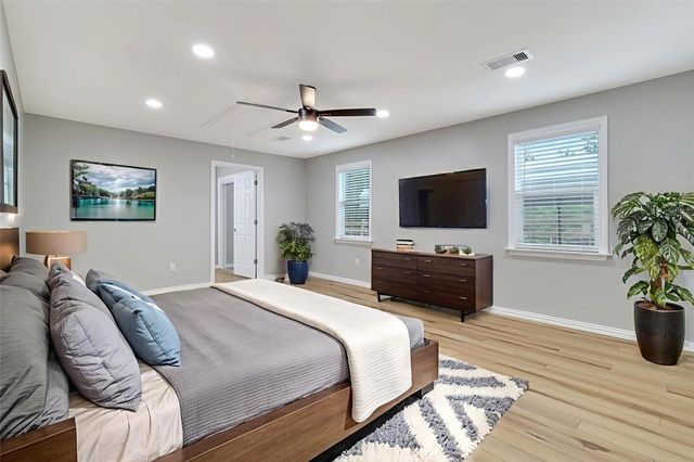 172 Pine Needle St, Onalaska, TX 77360