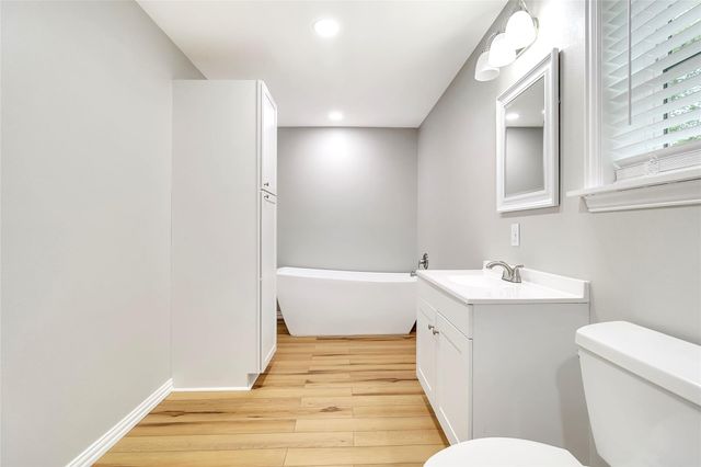 172 Pine Needle St, Onalaska, TX 77360