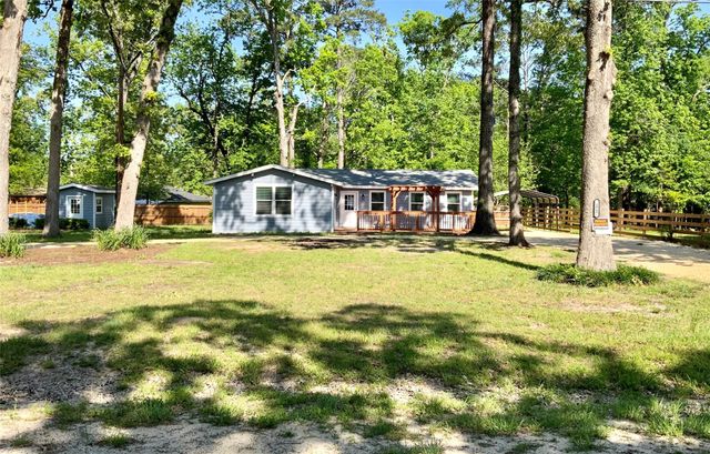 172 Pine Needle St, Onalaska, TX 77360