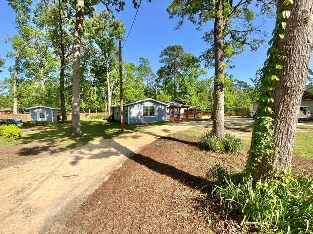 172 Pine Needle St, Onalaska, TX 77360