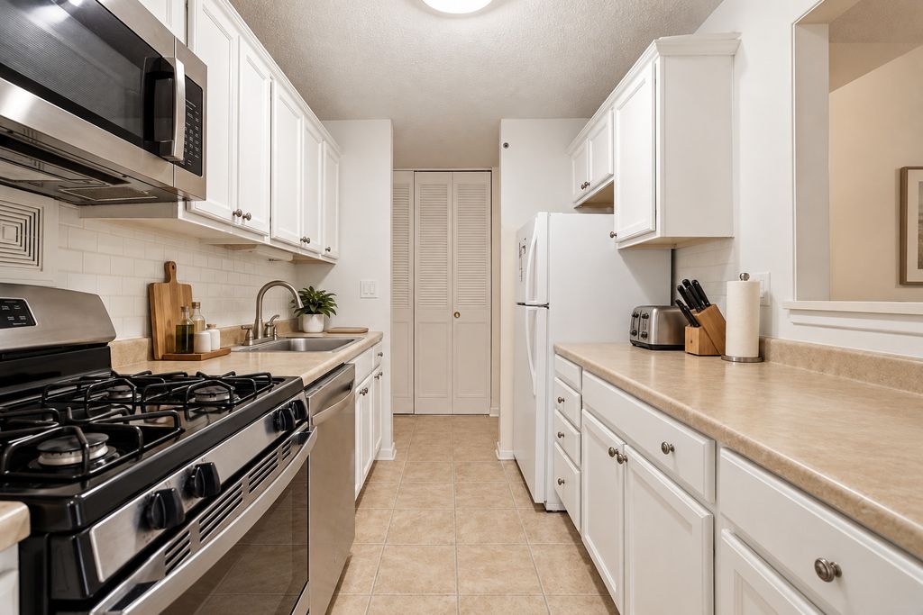 1207 S Old Wilke Road 210, Arlington Heights, IL 60005 — photo 5