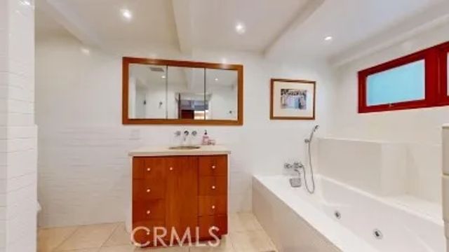 3205 Bayview Drive 4-3206, Manhattan Beach, CA 90266