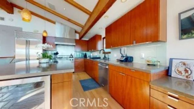 3205 Bayview Drive 4-3206, Manhattan Beach, CA 90266