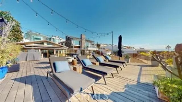 3205 Bayview Drive 4-3206, Manhattan Beach, CA 90266