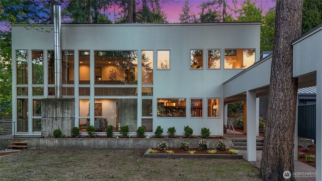 2261 W Lake Sammamish Parkway SE, Bellevue, WA 98008