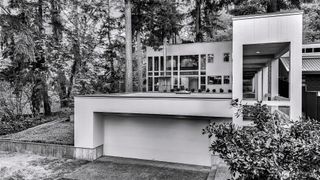2261 W Lake Sammamish Parkway SE, Bellevue, WA 98008