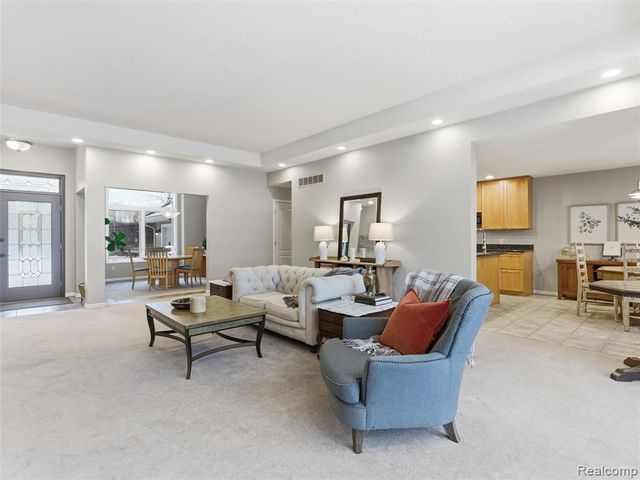 1393 Eden Gardens Drive, Fenton, MI 48430