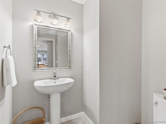 1393 Eden Gardens Drive, Fenton, MI 48430