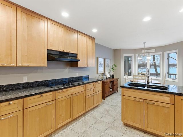 1393 Eden Gardens Drive, Fenton, MI 48430